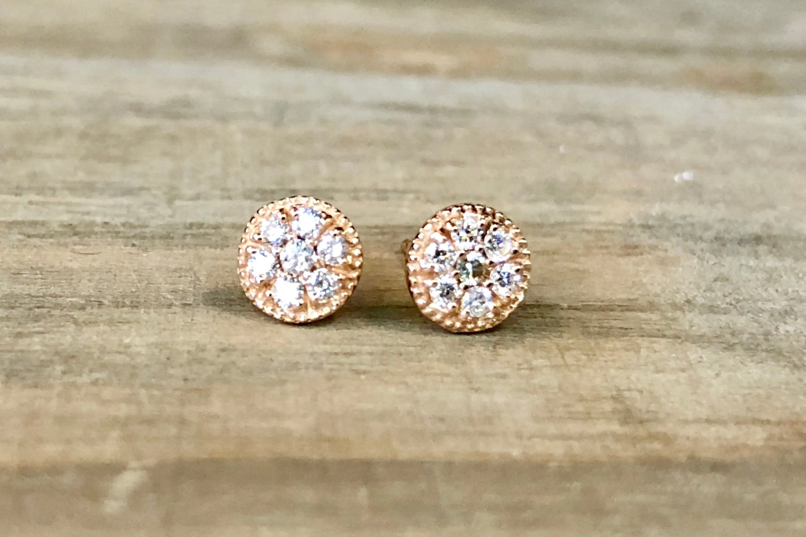 Circle Mirco Pave Diamond Studs