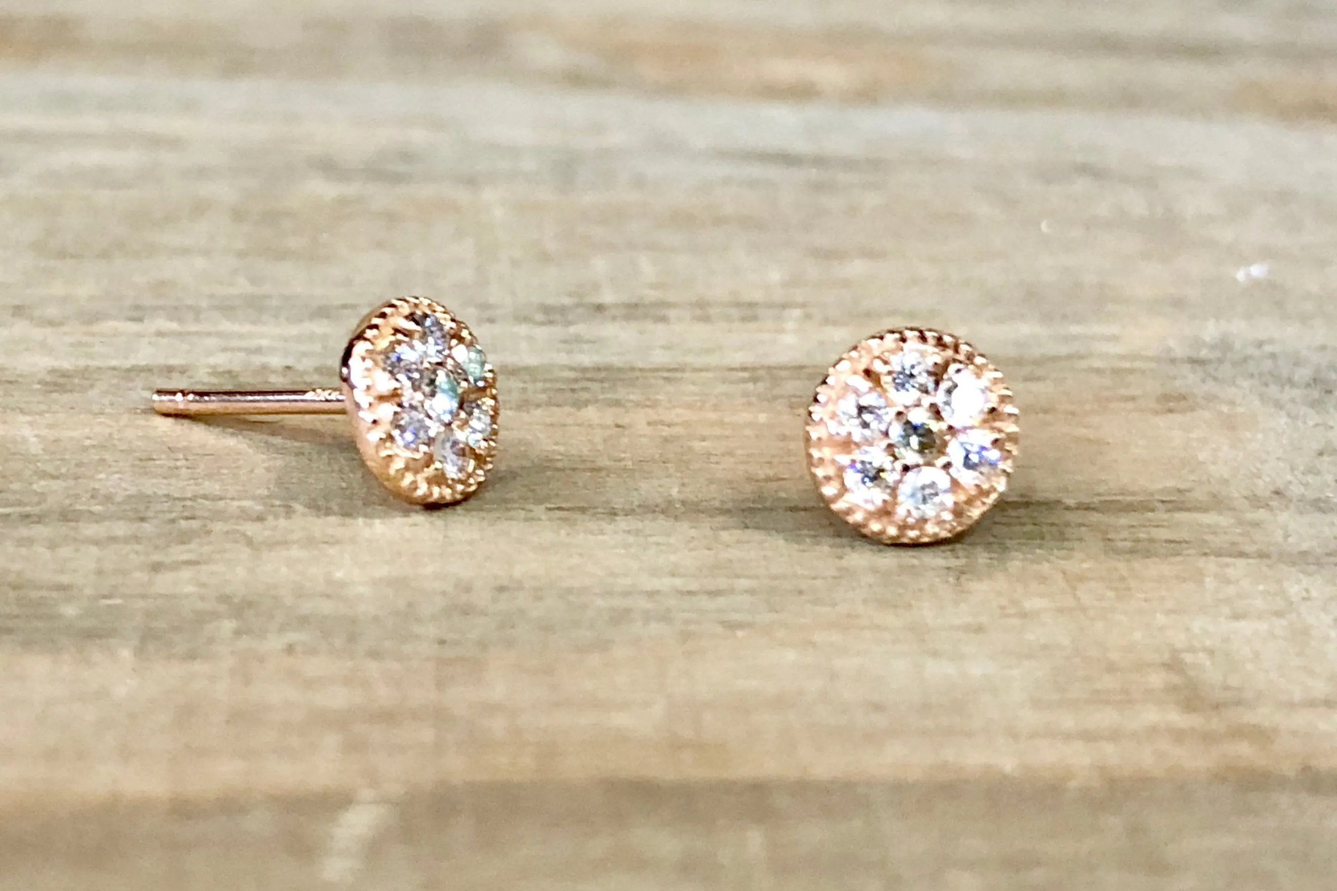 Circle Mirco Pave Diamond Studs