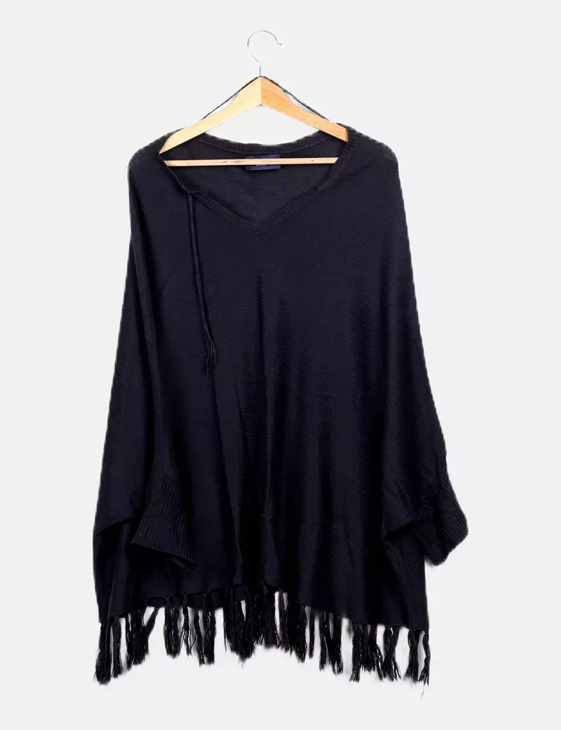 MO woman Poncho negro punto