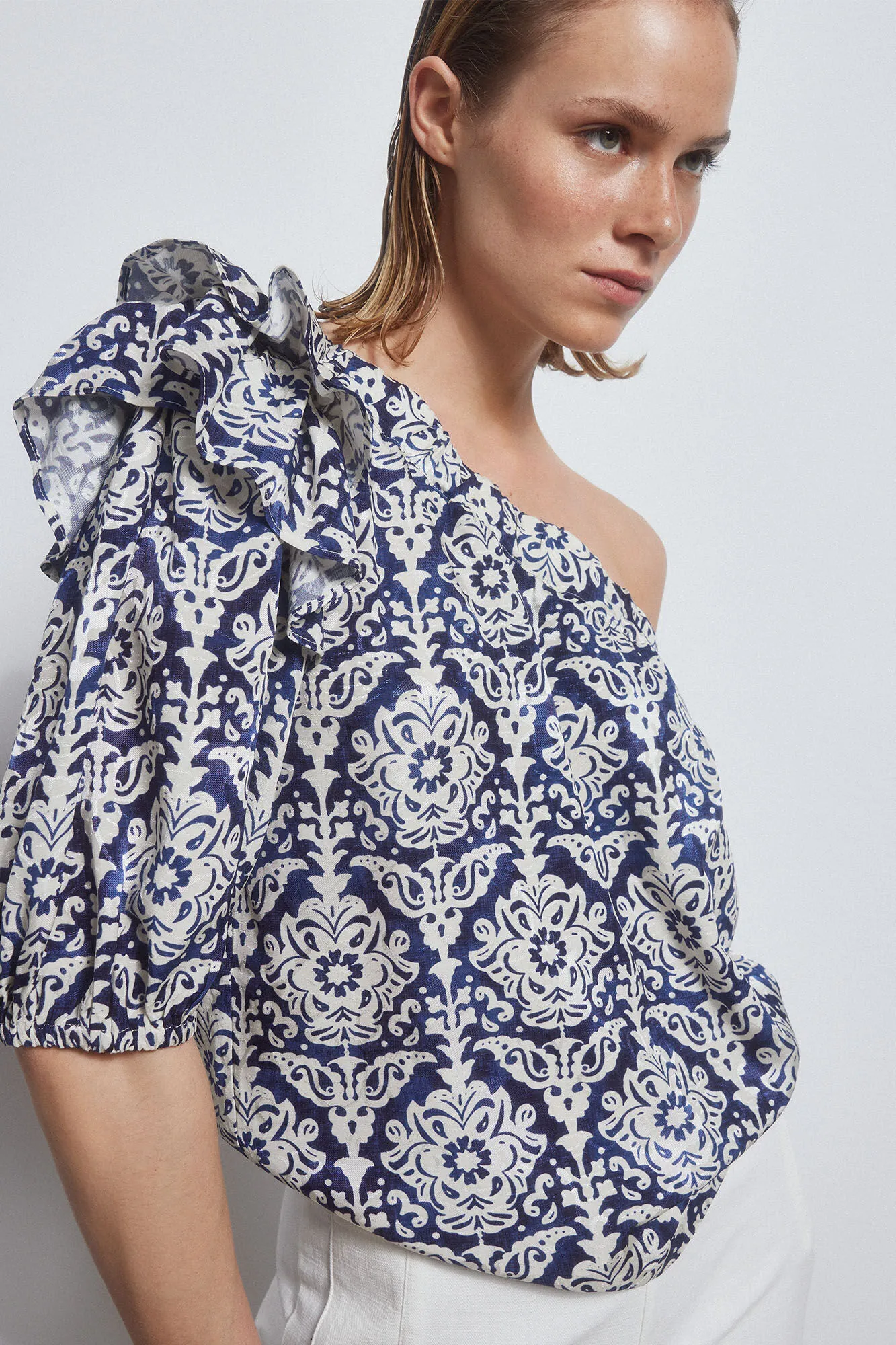 Printed asymmetric top