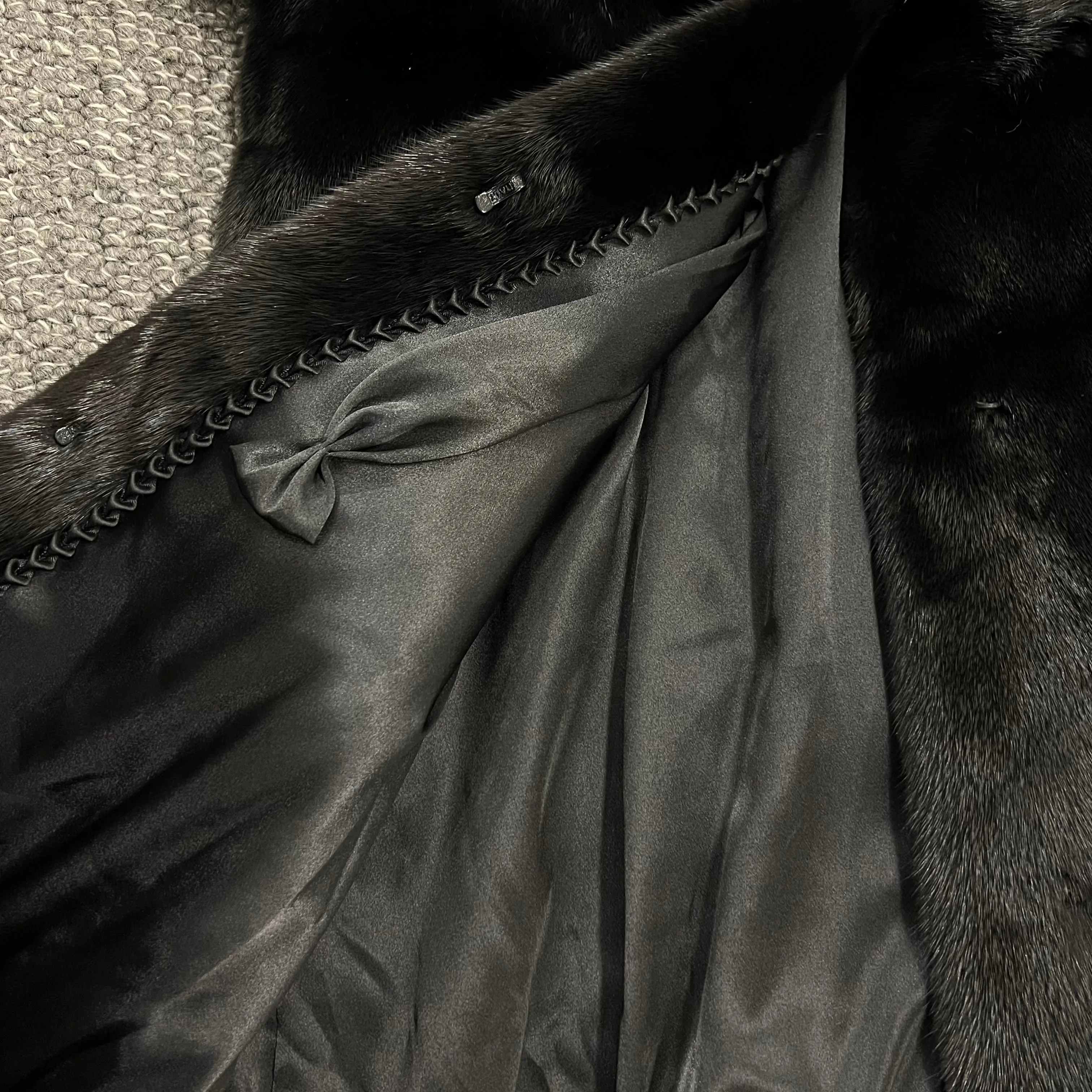 VTO black mink vest