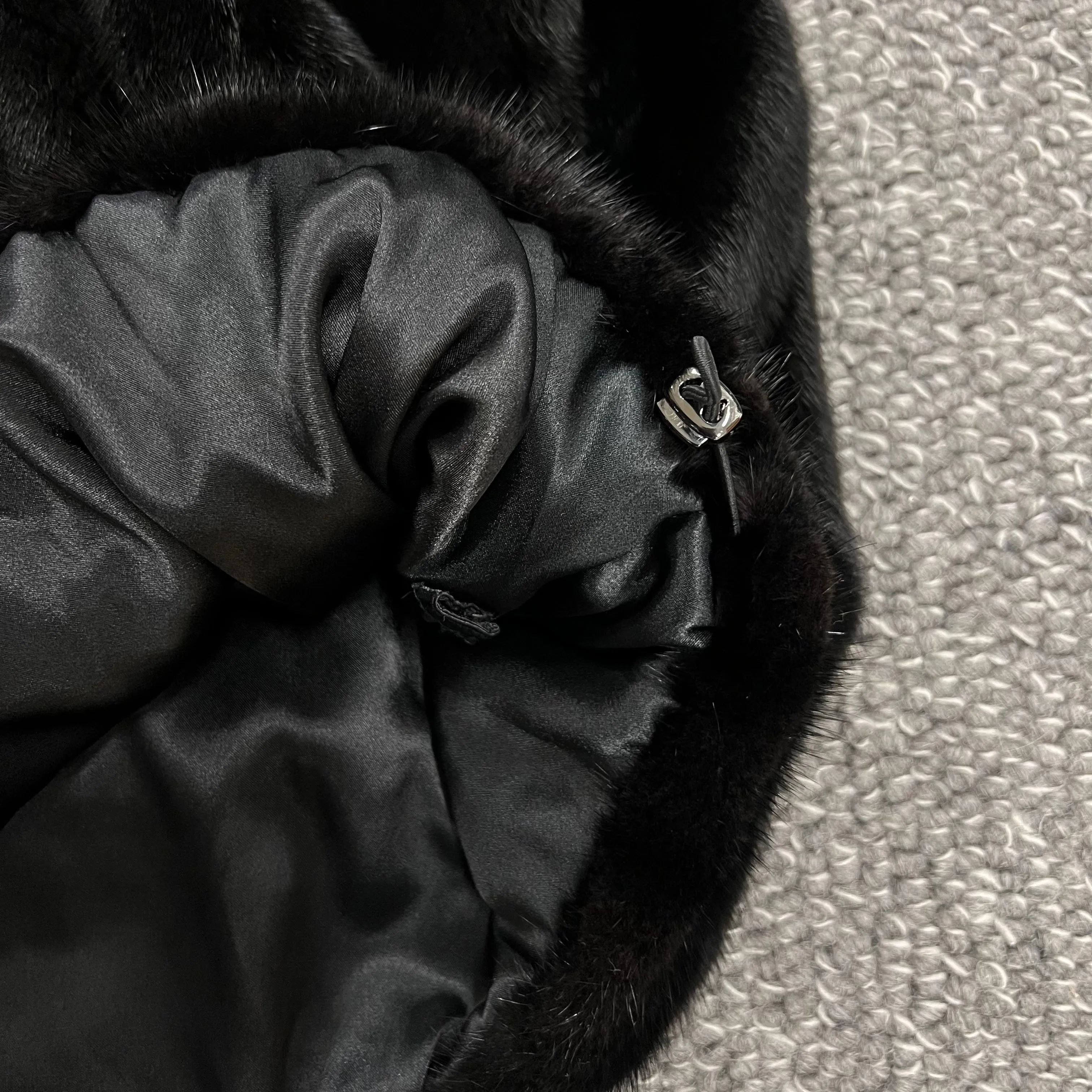 VTO black mink vest